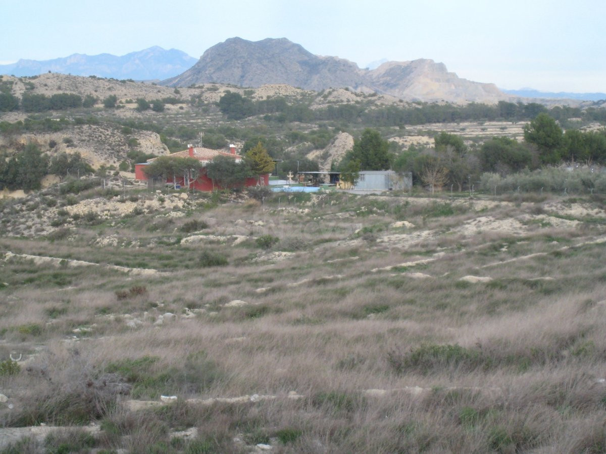 Se vende parcela rústica de 45.629 m2 en El Rebolledo. - foto 2