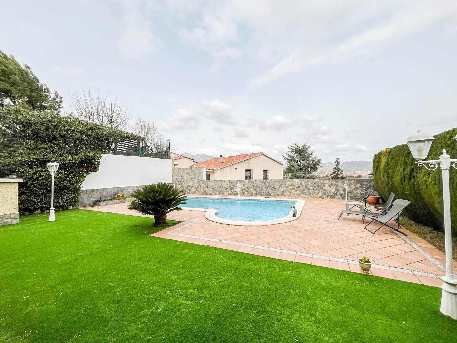 PRECIOSO CHALET A LA VENTA EN ESPARREGUERA - URB CAN RIAL  ( - foto 2