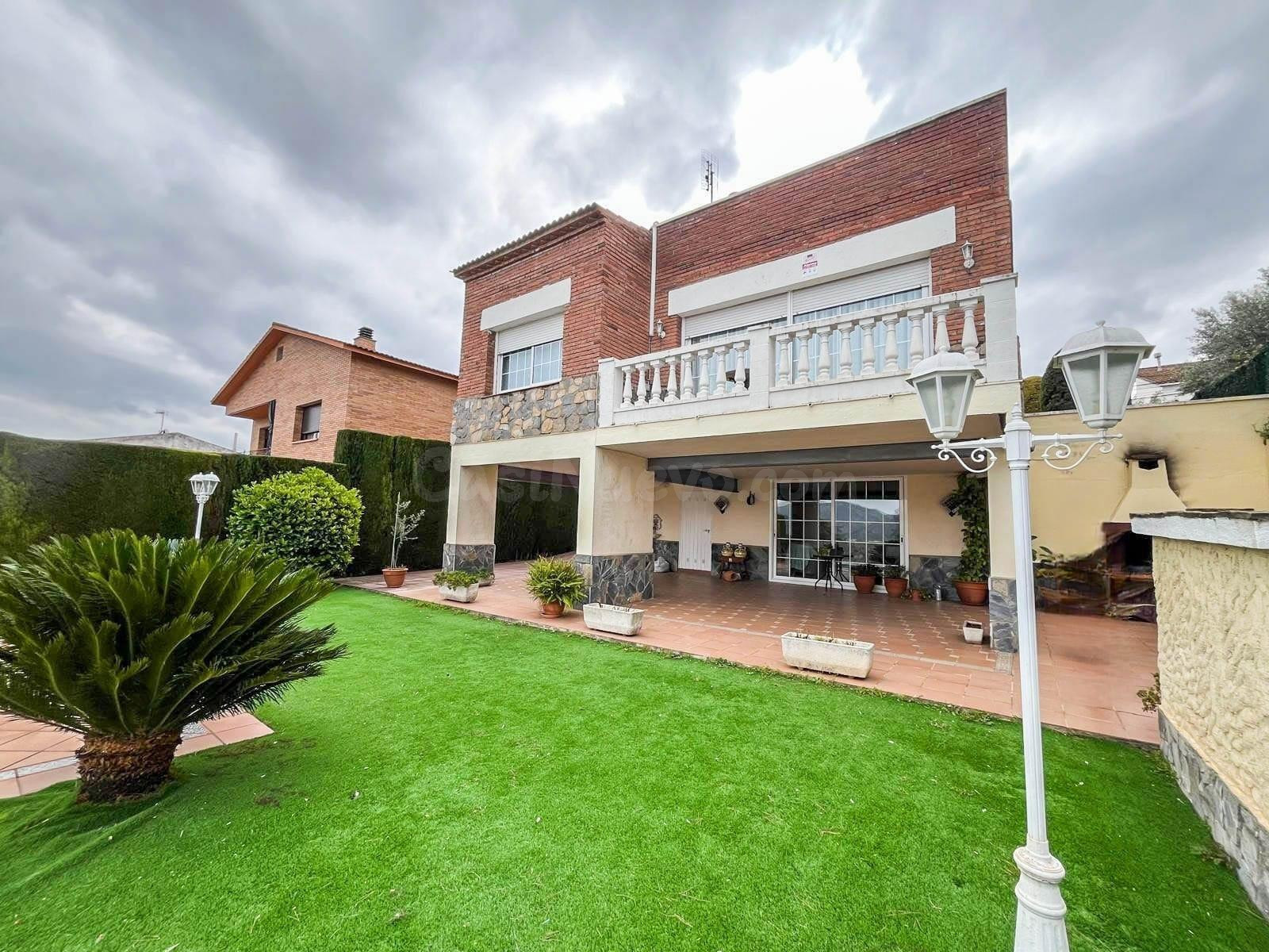 PRECIOSO CHALET A LA VENTA EN ESPARREGUERA - URB CAN RIAL  ( - foto 4