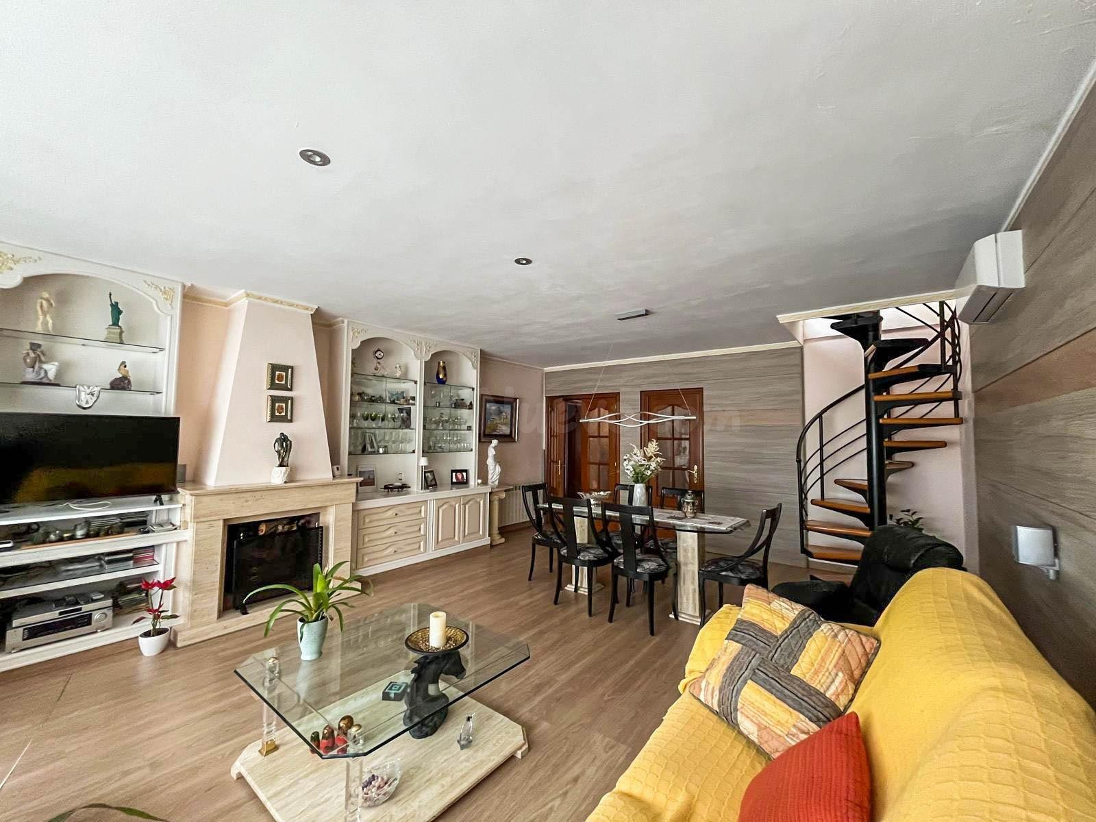 PRECIOSO CHALET A LA VENTA EN ESPARREGUERA - URB CAN RIAL  ( - foto 5