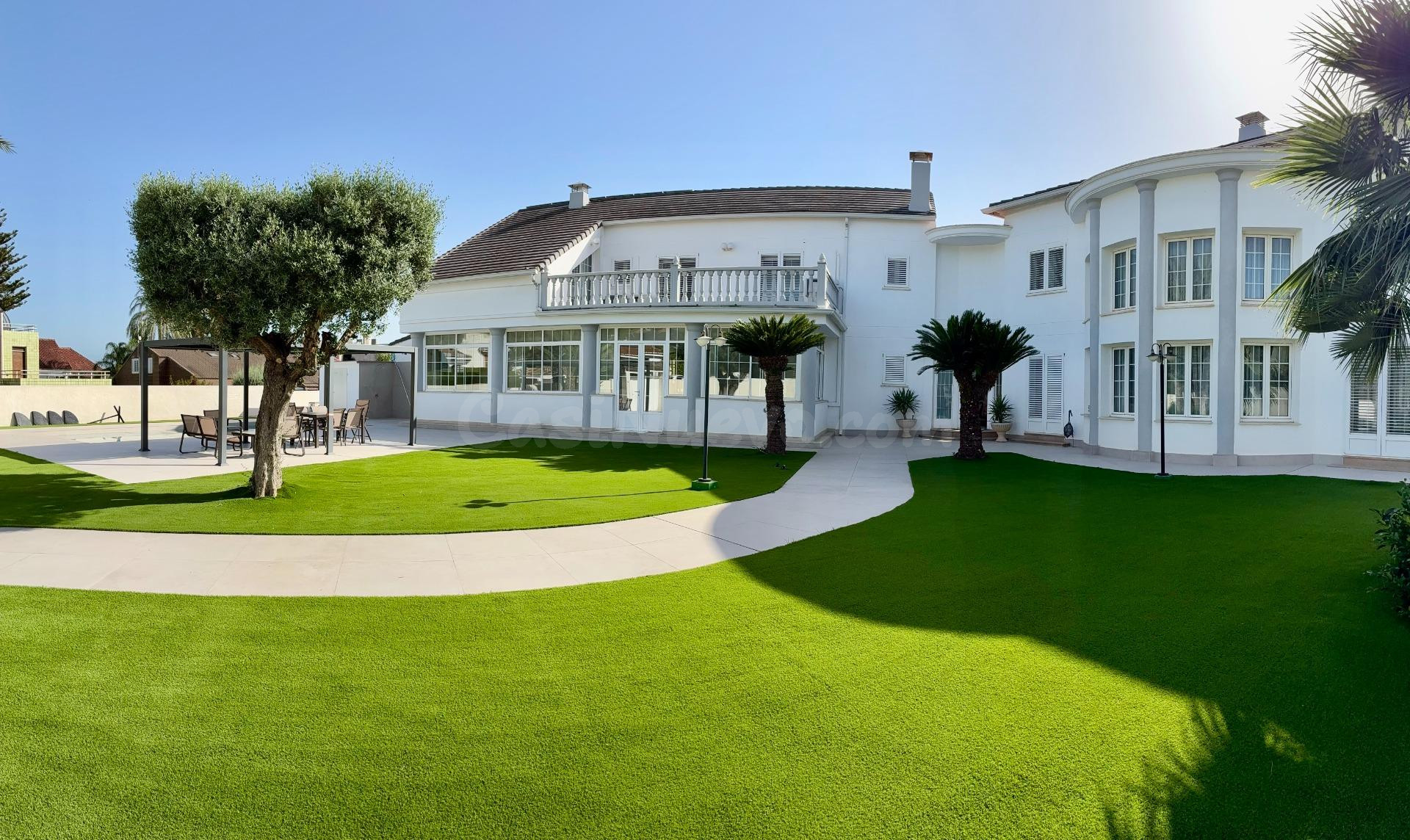 UNA RESIDENCIA CONCEBIDA PARA TRASCENDER, contemporánea de l