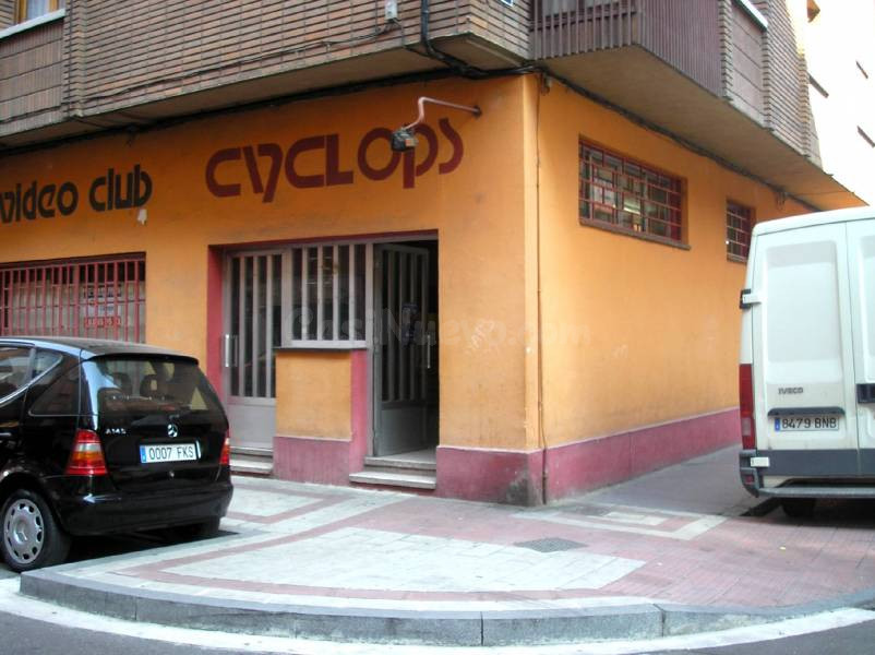 Local comercial en alquiler - La Victoria