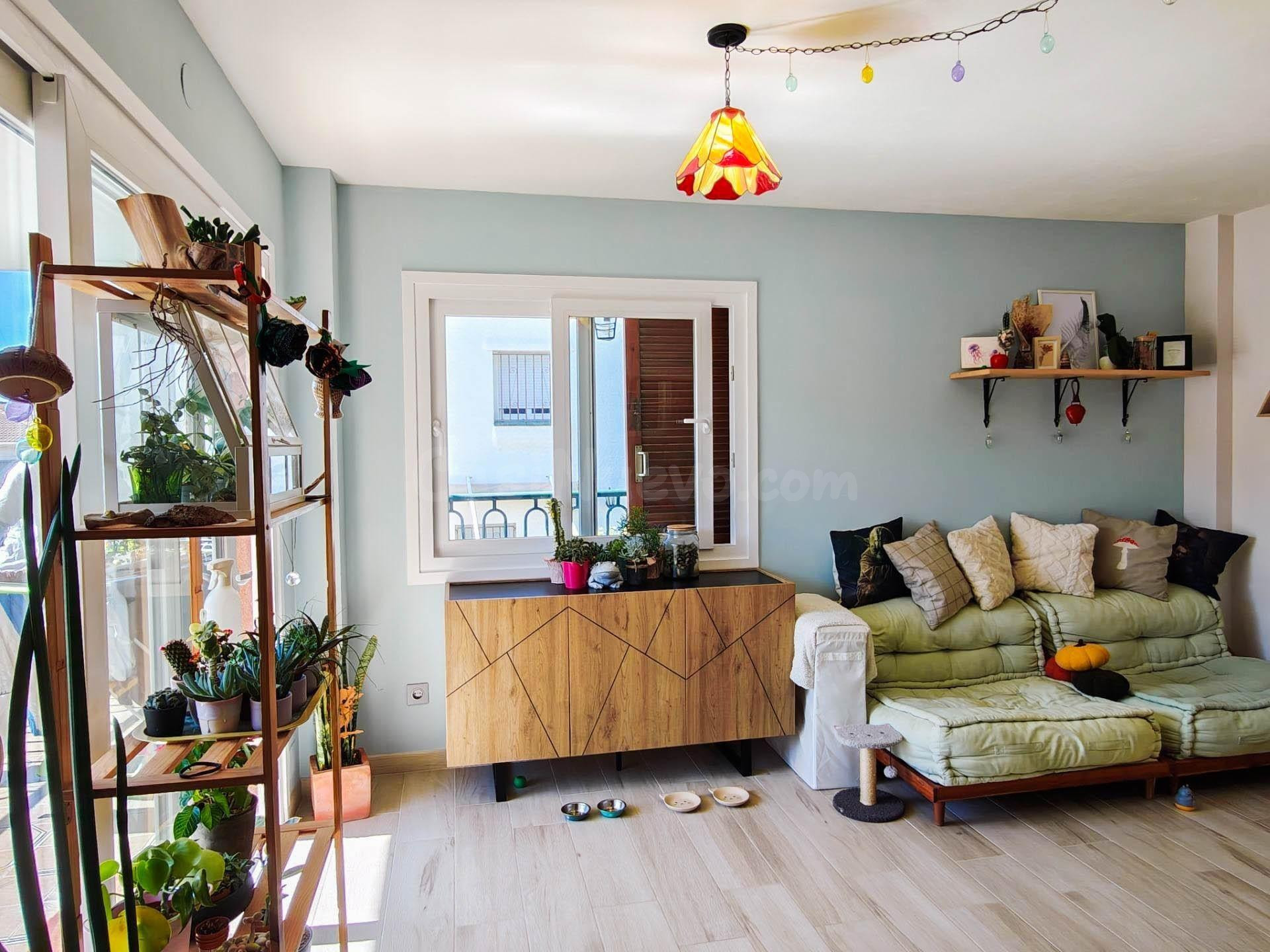 PISO EN VENTA CON TERRAZA, PARKING Y JARDIN – Urb. PUIG PELÓ