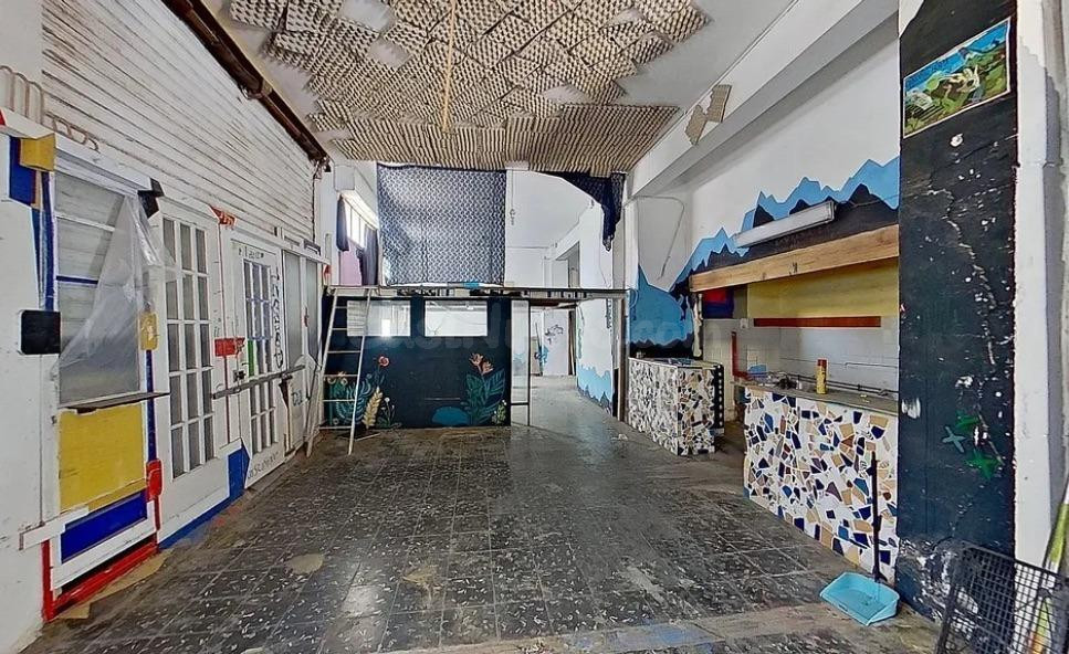 Local comercial en El Cabanyal · 173 M2 PARA IMAGINAR UN PRO