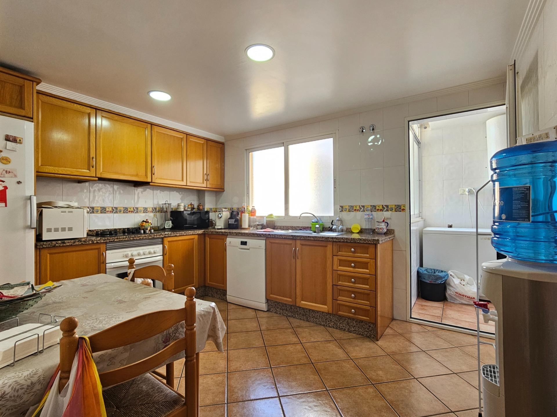PISO VPO DE 3 habitaciones CON GARAJE Y TRASTERO EN LA ZONA  - foto 2