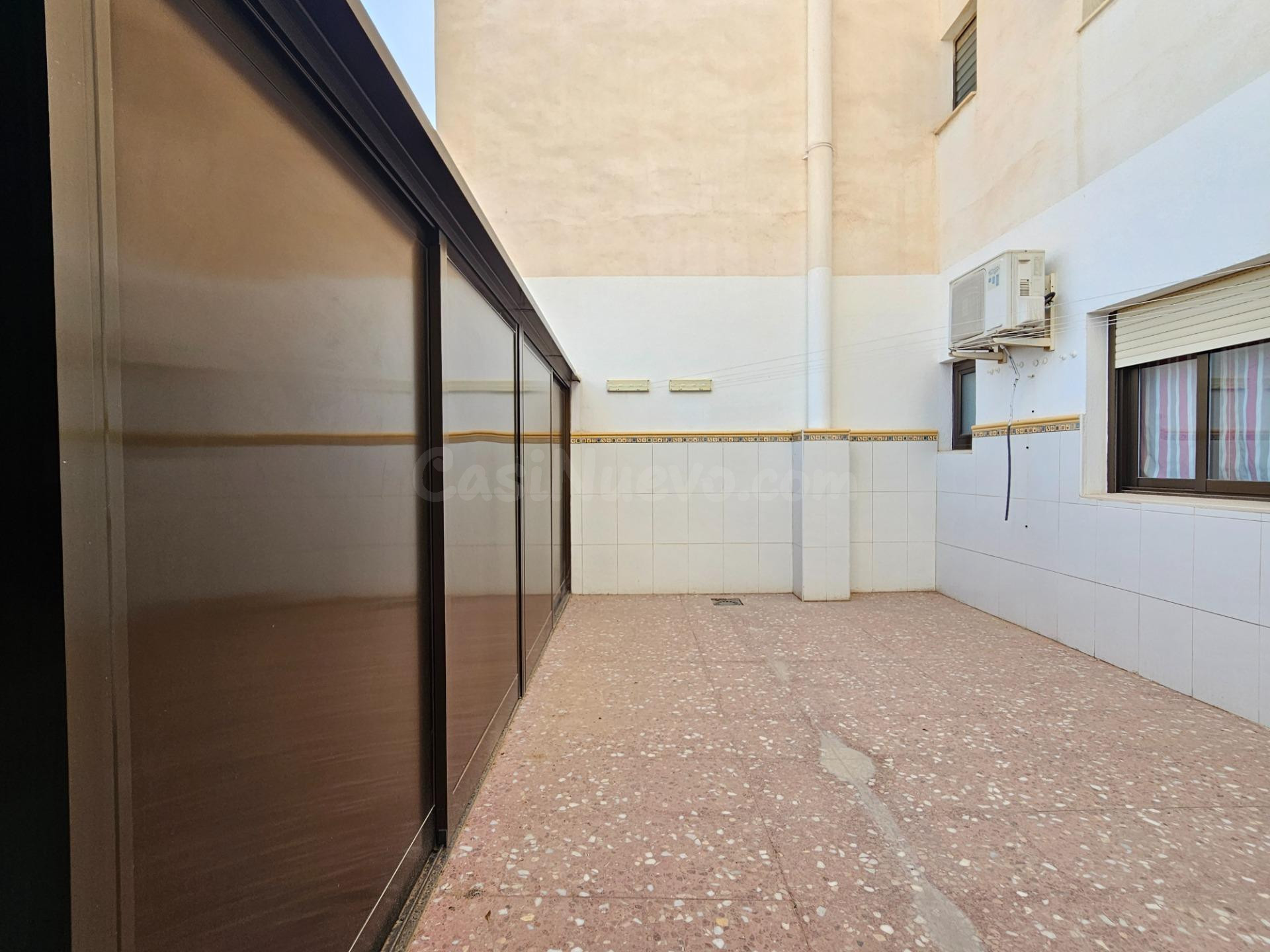 Piso de 3 dormitorios con terraza y garaje en San Vicente de - foto 2