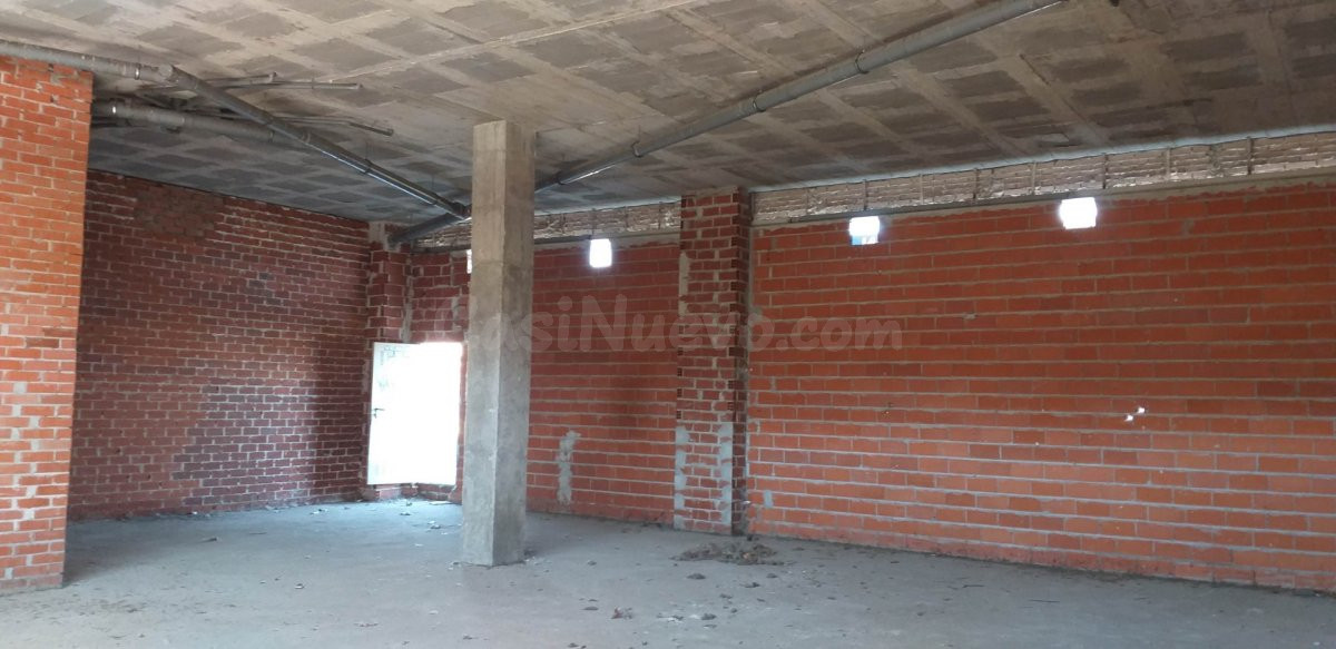 Amplio Local en Alquiler o Venta en Pinar de Jalón, Valladol - foto 2