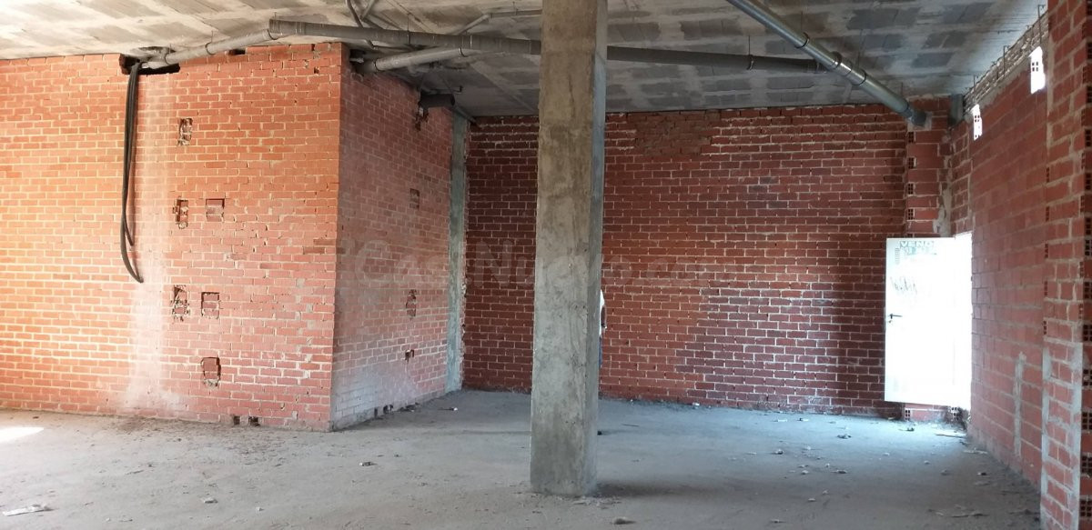 Amplio Local en Alquiler o Venta en Pinar de Jalón, Valladol - foto 4