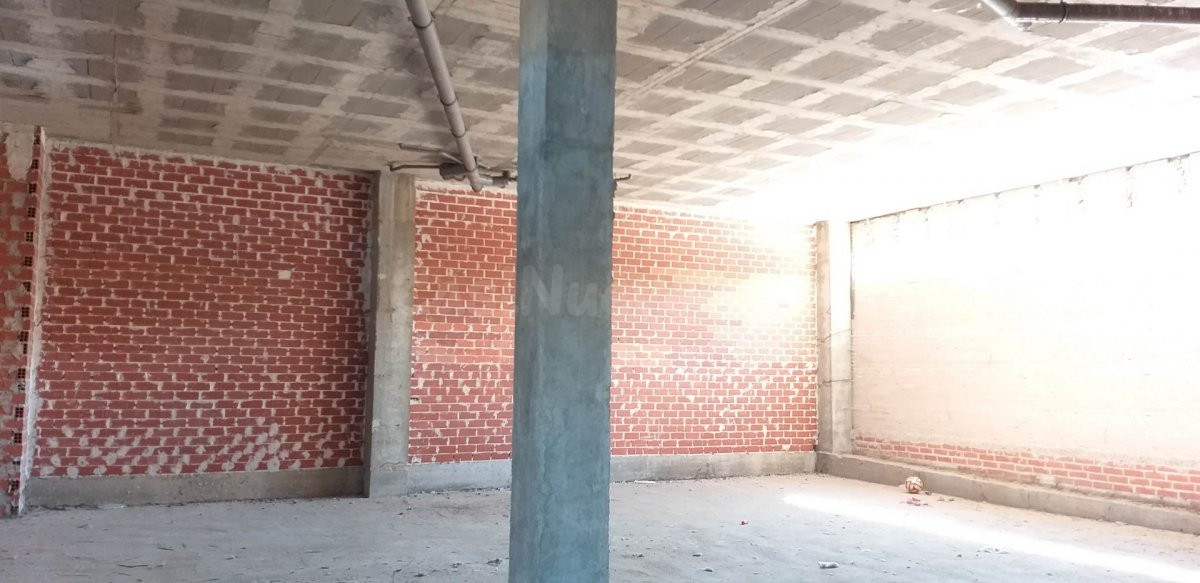 Amplio Local en Alquiler o Venta en Pinar de Jalón, Valladol - foto 5