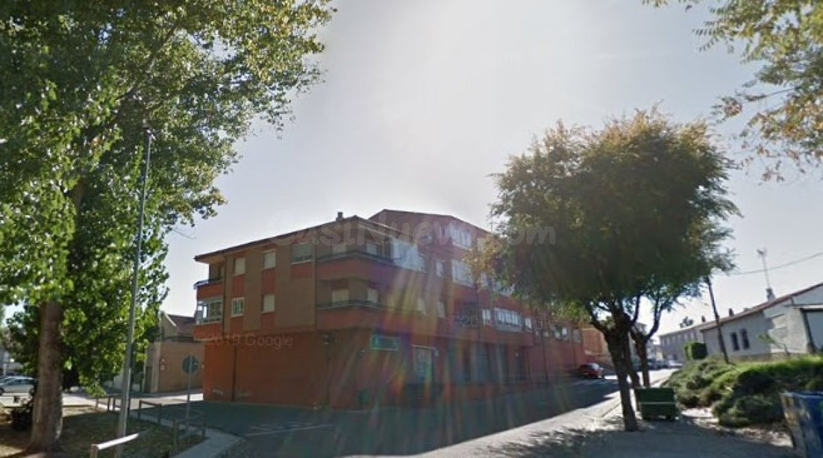Local comercial 160m² en alquiler - VIANA DE CEGA - foto 3
