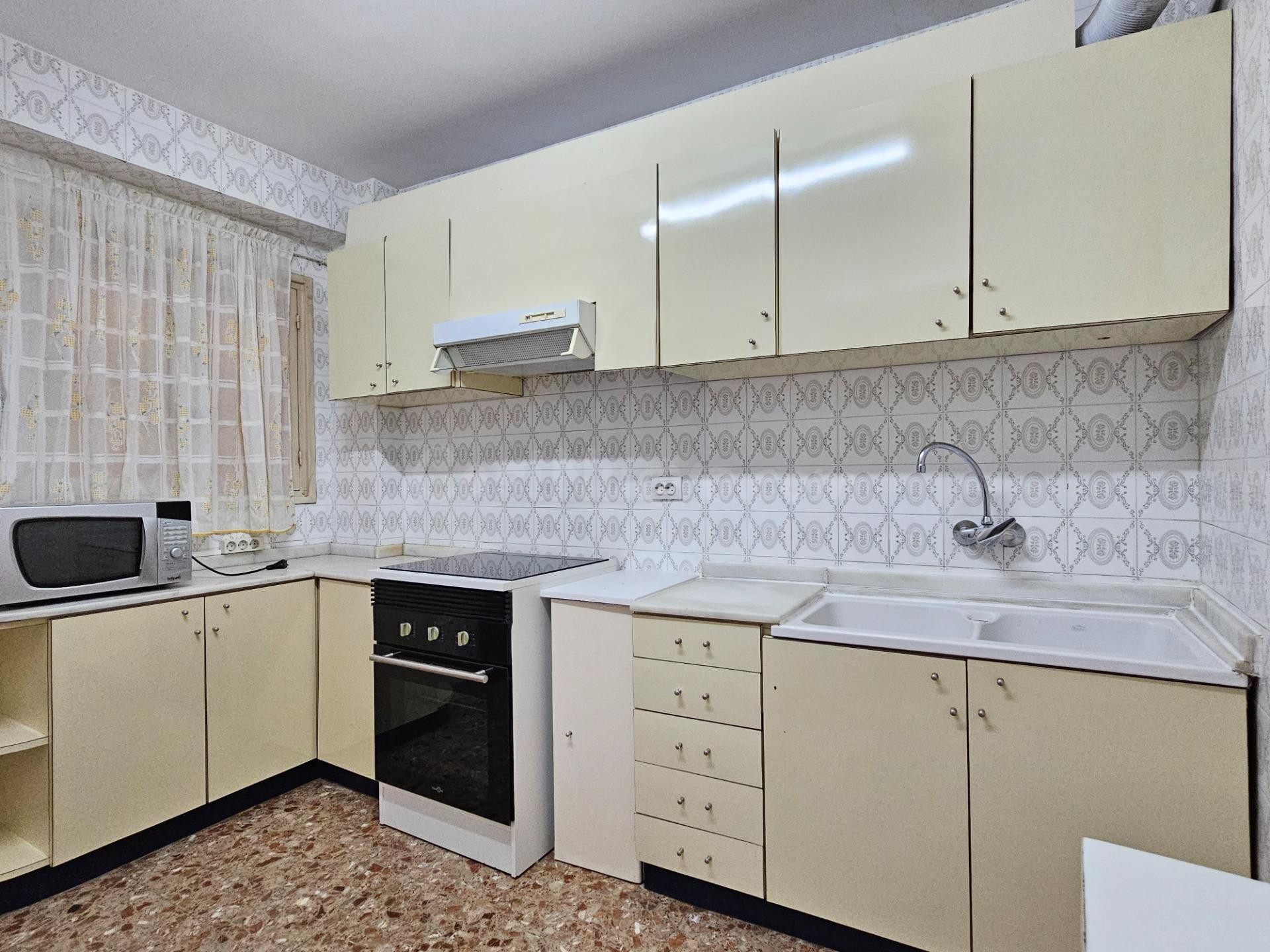 PISO PARA ESTUDIANTES DE 4 habitaciones EN EL CENTRO DE SAN  - foto 2