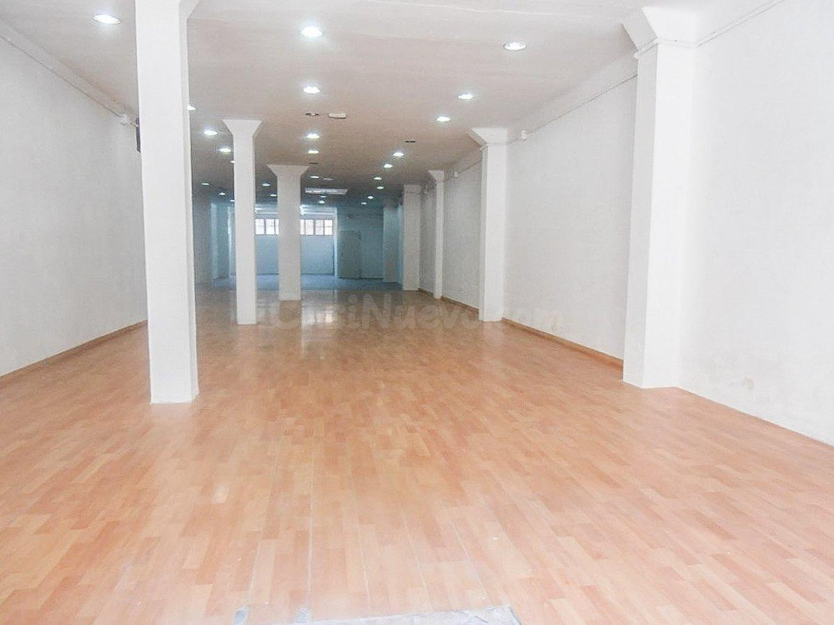 Local diáfano en venta, Sabadell, zona  Creu de Barbera - foto 2