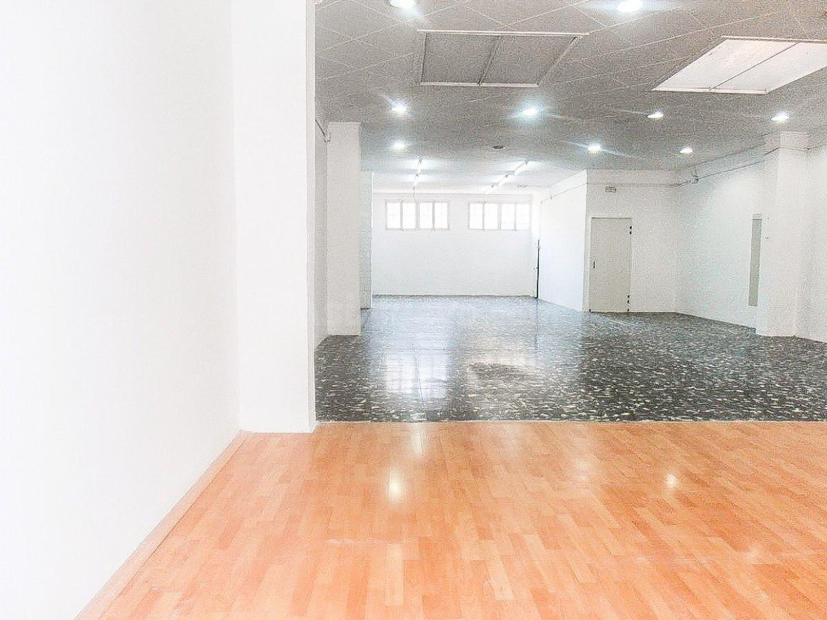 Local diáfano en venta, Sabadell, zona  Creu de Barbera - foto 3