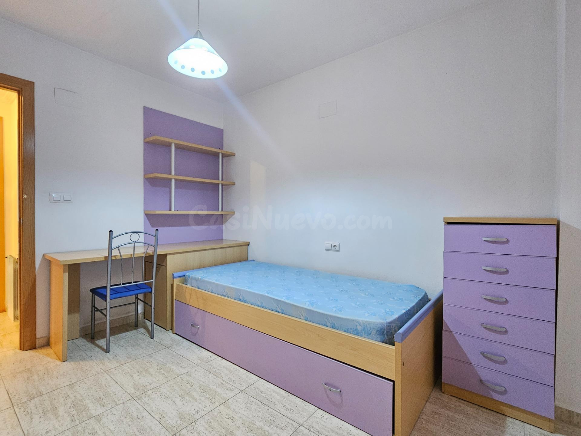 HABITACIÓN PARA ESTUDIANTES CON BAÑO PRIVADO – 275 €/MES