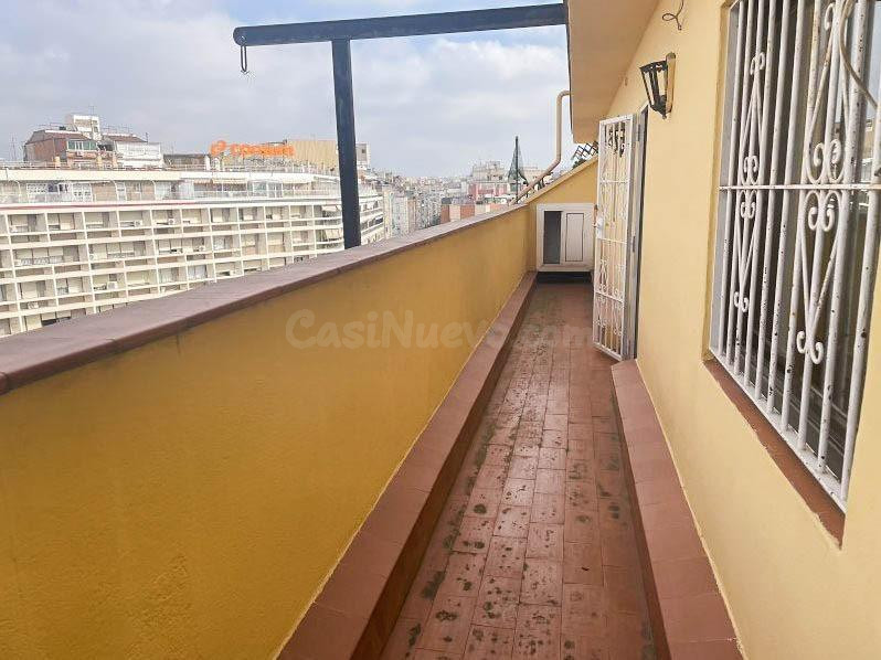Ático en venta en La Florida, L’Hospitalet de Llobregat con  - foto 2
