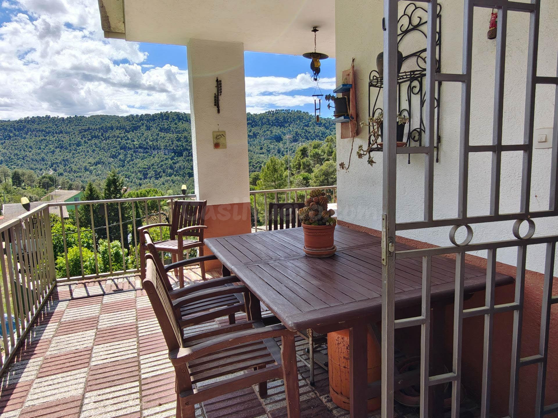 CASA UNIFAMILIAR, CON DOS VIVIENDAS, EN VENTA A 4 VIENTOS, C