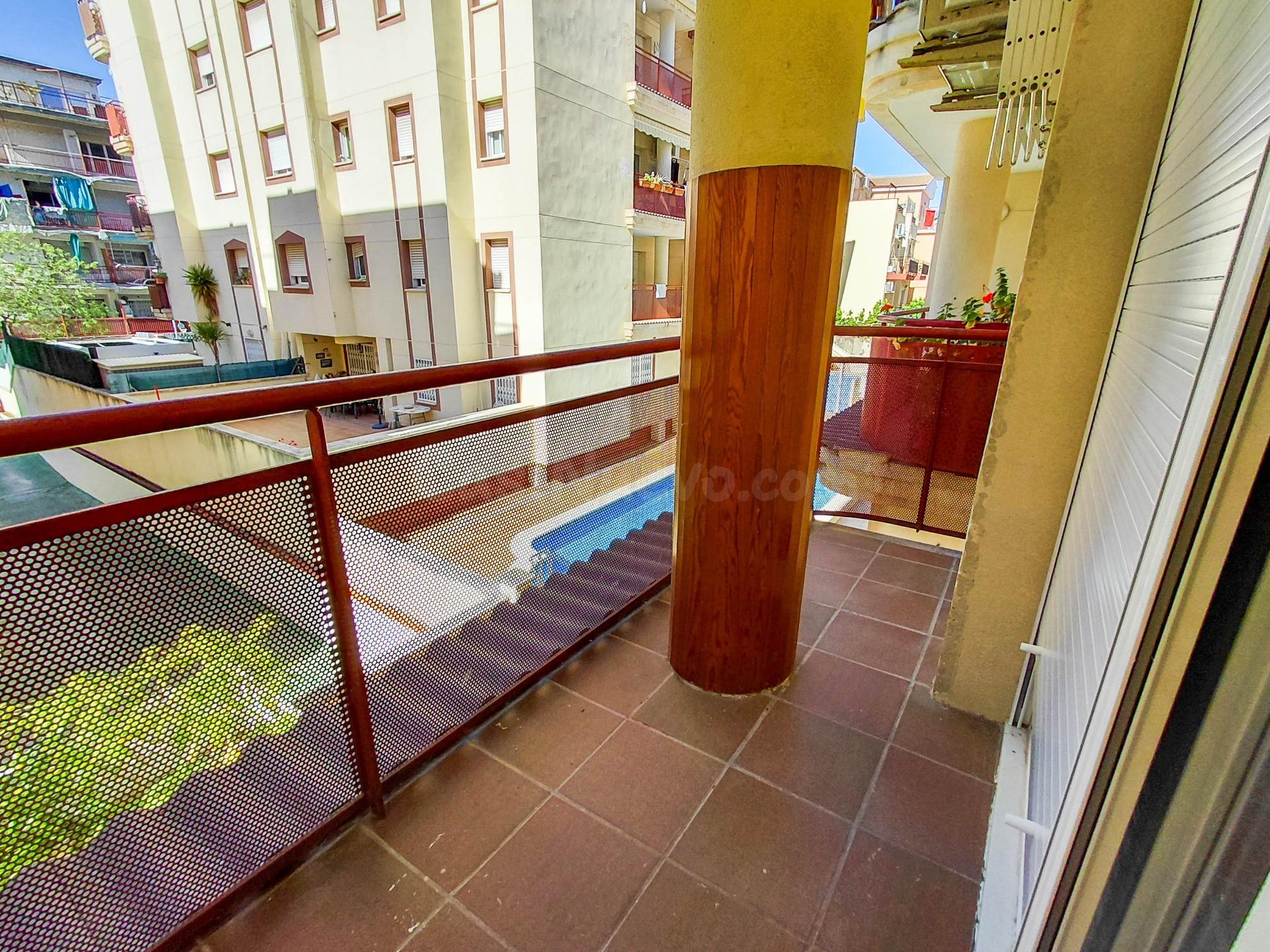 Precioso piso con piscina en venta en Segur de Calafell - foto 2