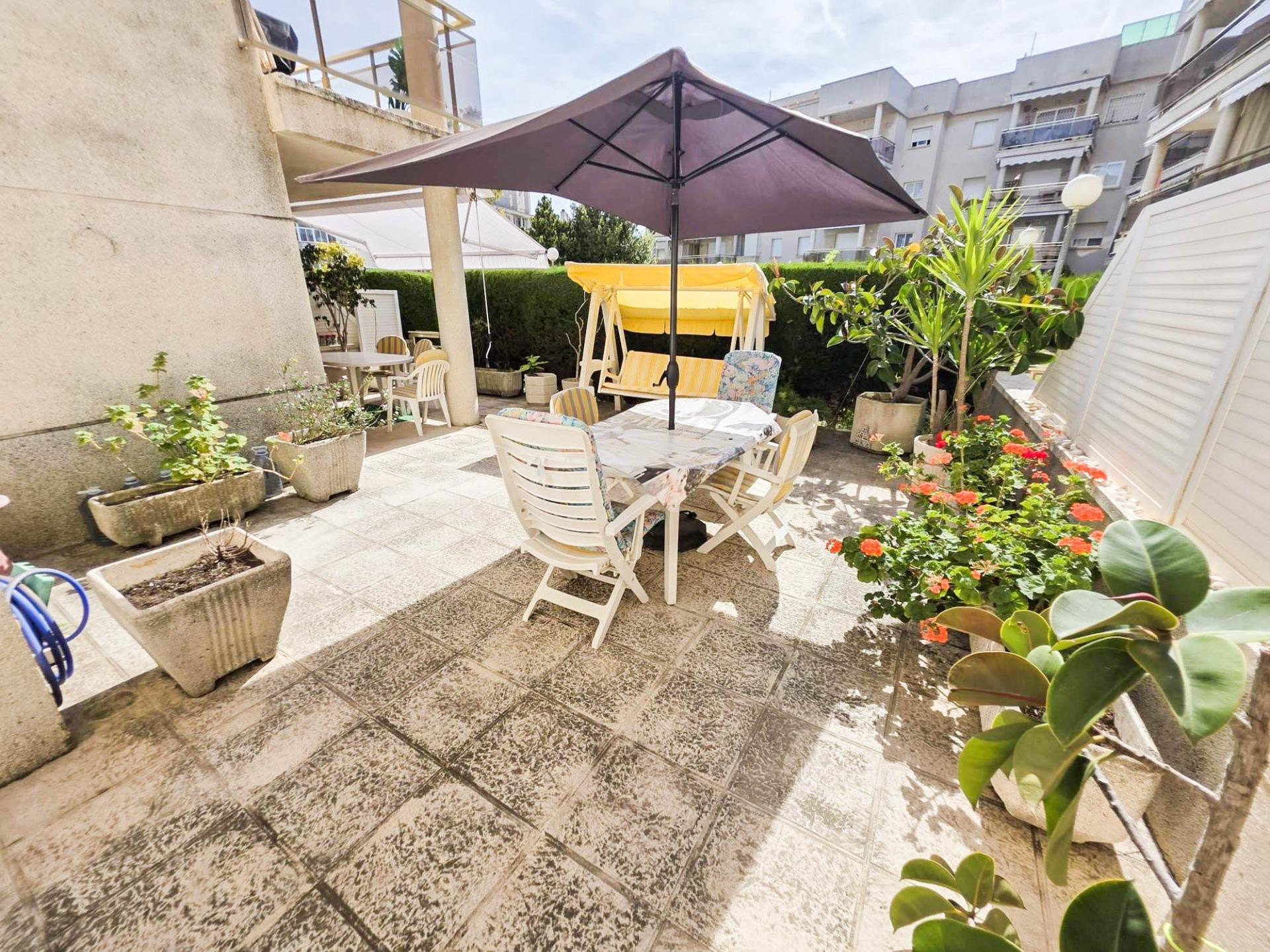 Planta baja en venta en segunda línea de mar en Cunit - foto 4