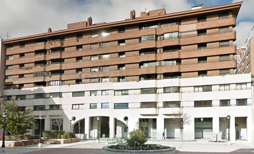 Local comercial 880m² en alquiler - Paseo Zorrilla