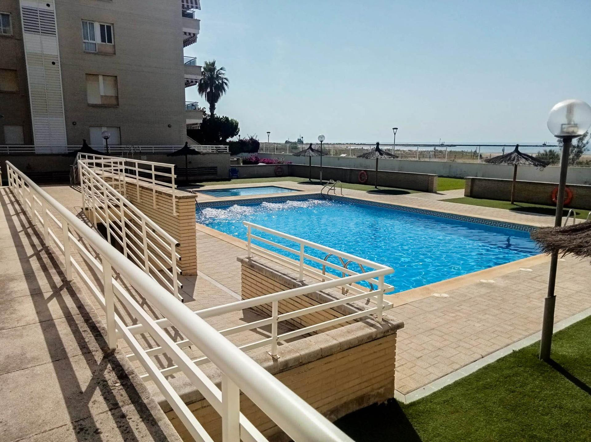 PISO DE 3 habitaciones EN VENTA CON TERRAZA Y VISTAS AL MAR  - foto 2