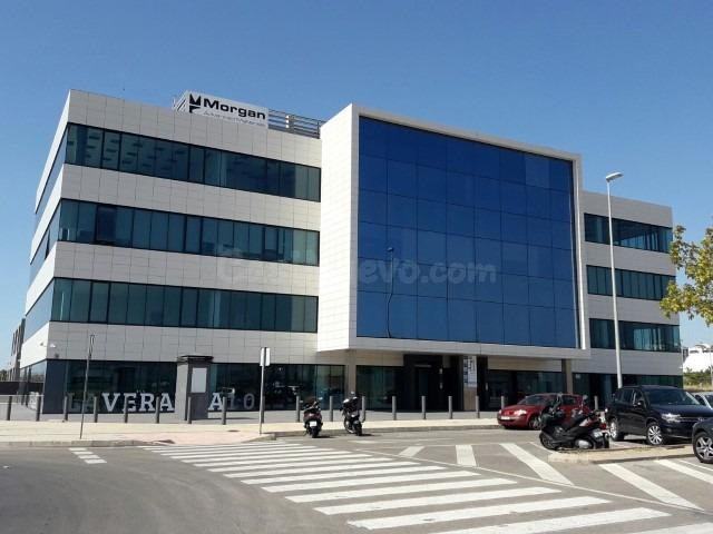 Garajes en edificio Work Center