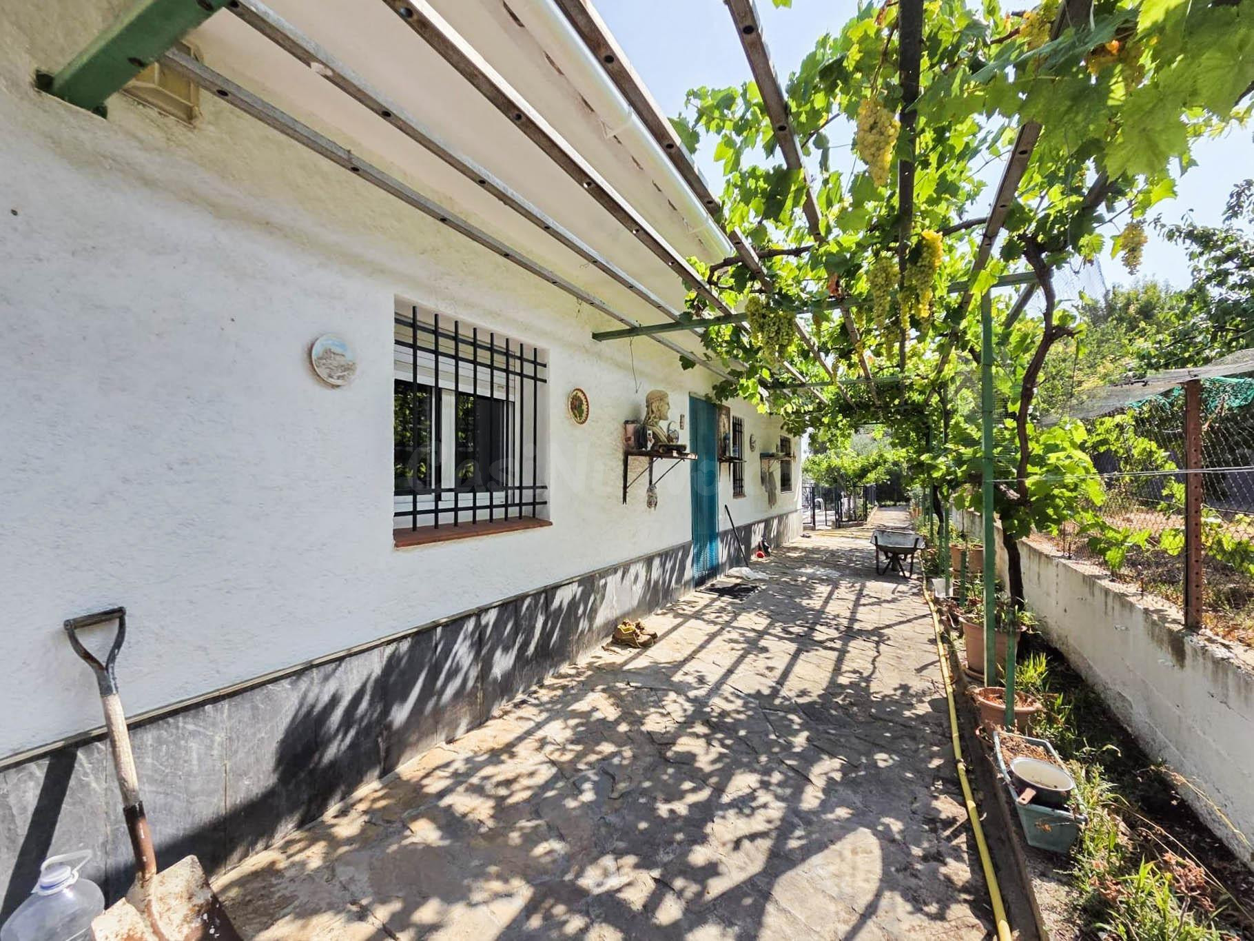 CASA CON PISCINA EN VENTA EN LA URBANIZACIÓN RIVES BLAVES DE - foto 2