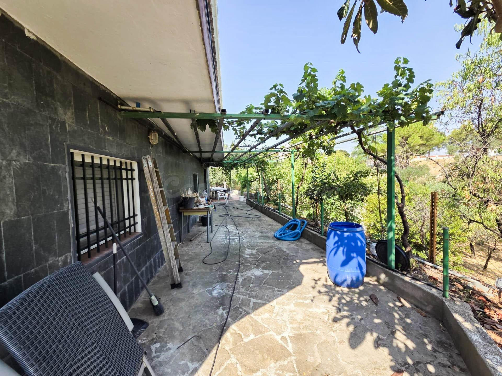CASA CON PISCINA EN VENTA EN LA URBANIZACIÓN RIVES BLAVES DE - foto 3