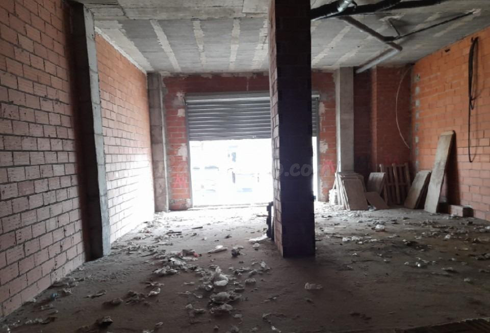 Local comercial 271m² en venta - Ciutat del Transport-La Salera