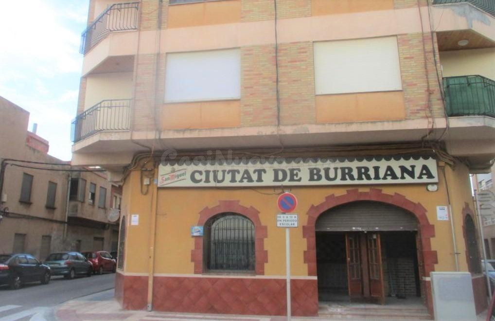 Local comercial 447m² en venta - Camino Onda - Salesianos - Centro