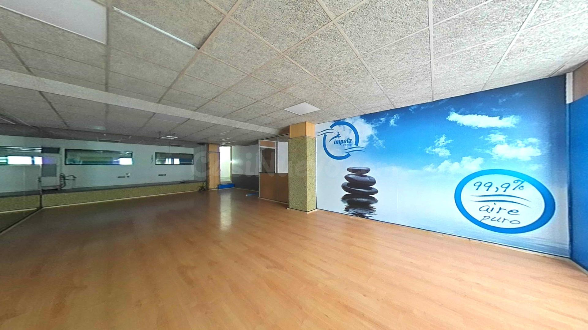 Local comercial 950m² en venta - Este - foto 5