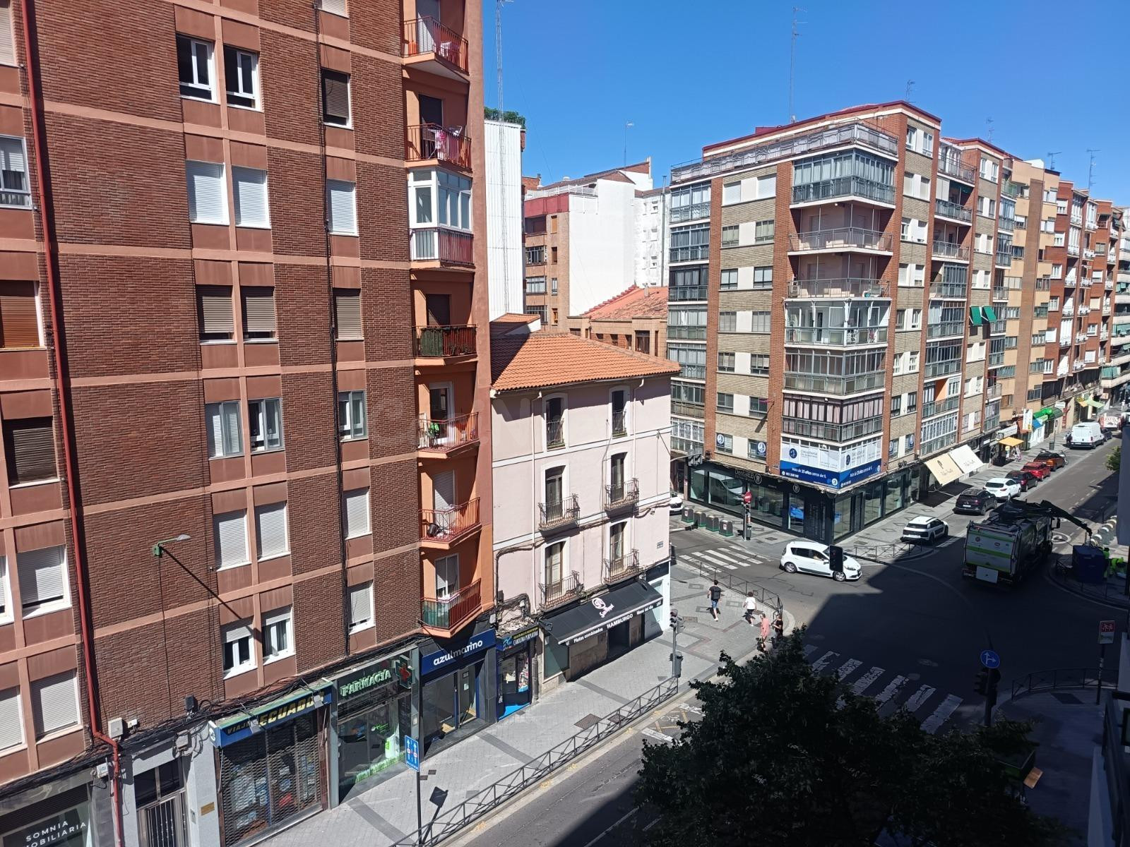 PISO VENTA PLAZA CRUZ VERDE VALLADOLID - foto 2