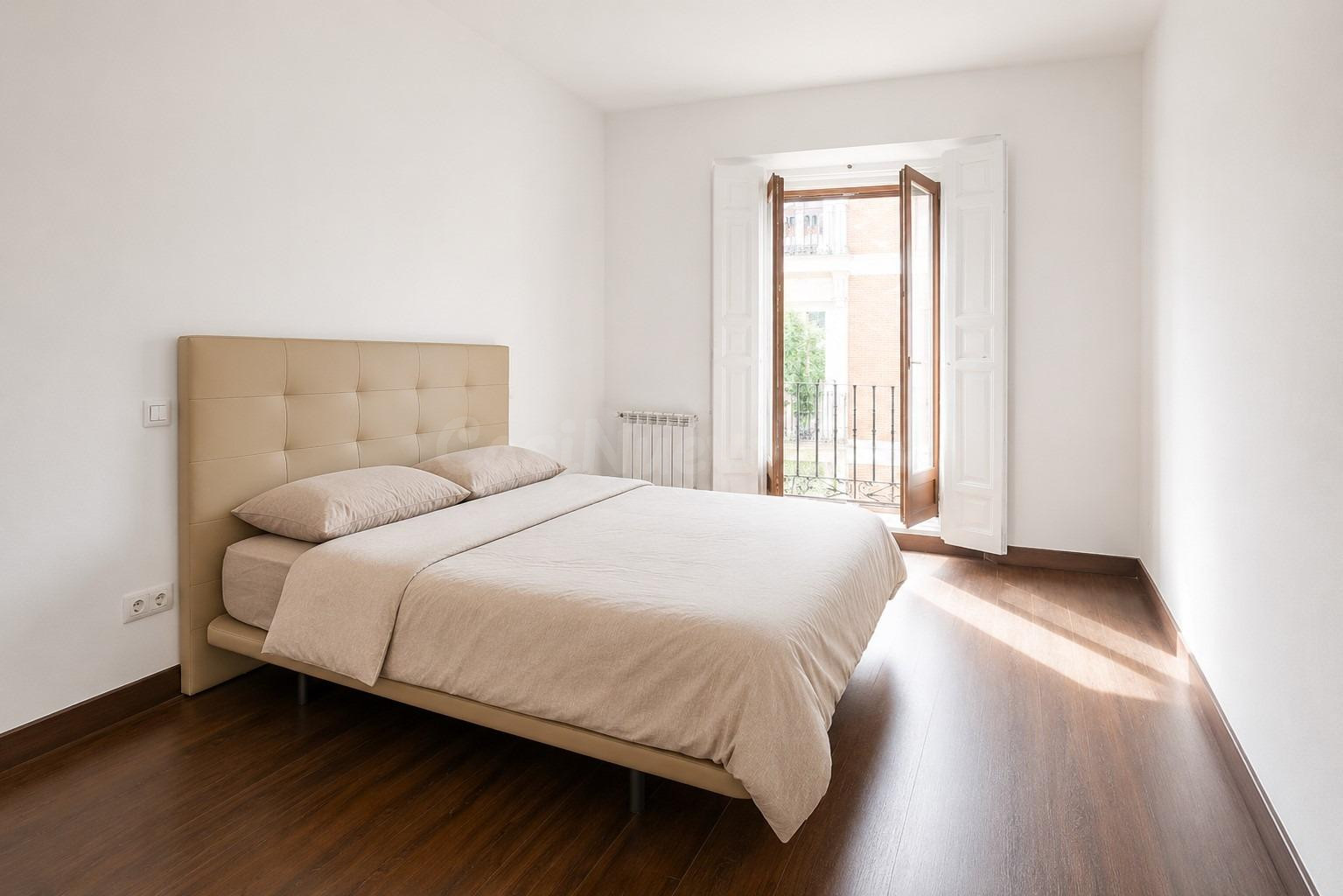 Vivienda con tres balcones a la calle en Opera - foto 4