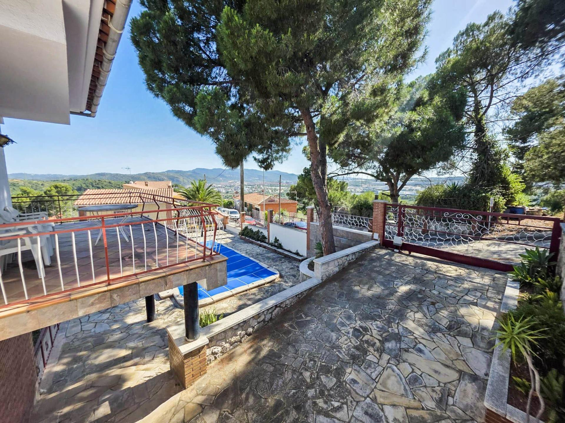 CHALET EN VENTA CON PISCINA EN LA URBANIZACIÓN LES CARPES, A - foto 4