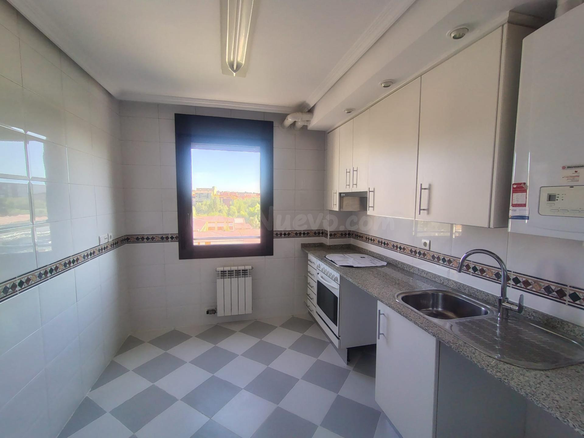 Piso en Alquiler VPO en Huerta del Rey - Oportunidad Única