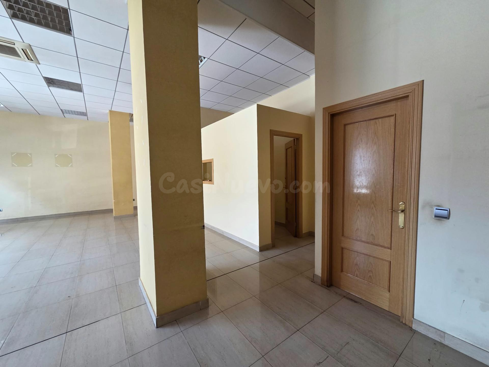 Local en venta con sótano en Olesa de Montserrat - foto 4