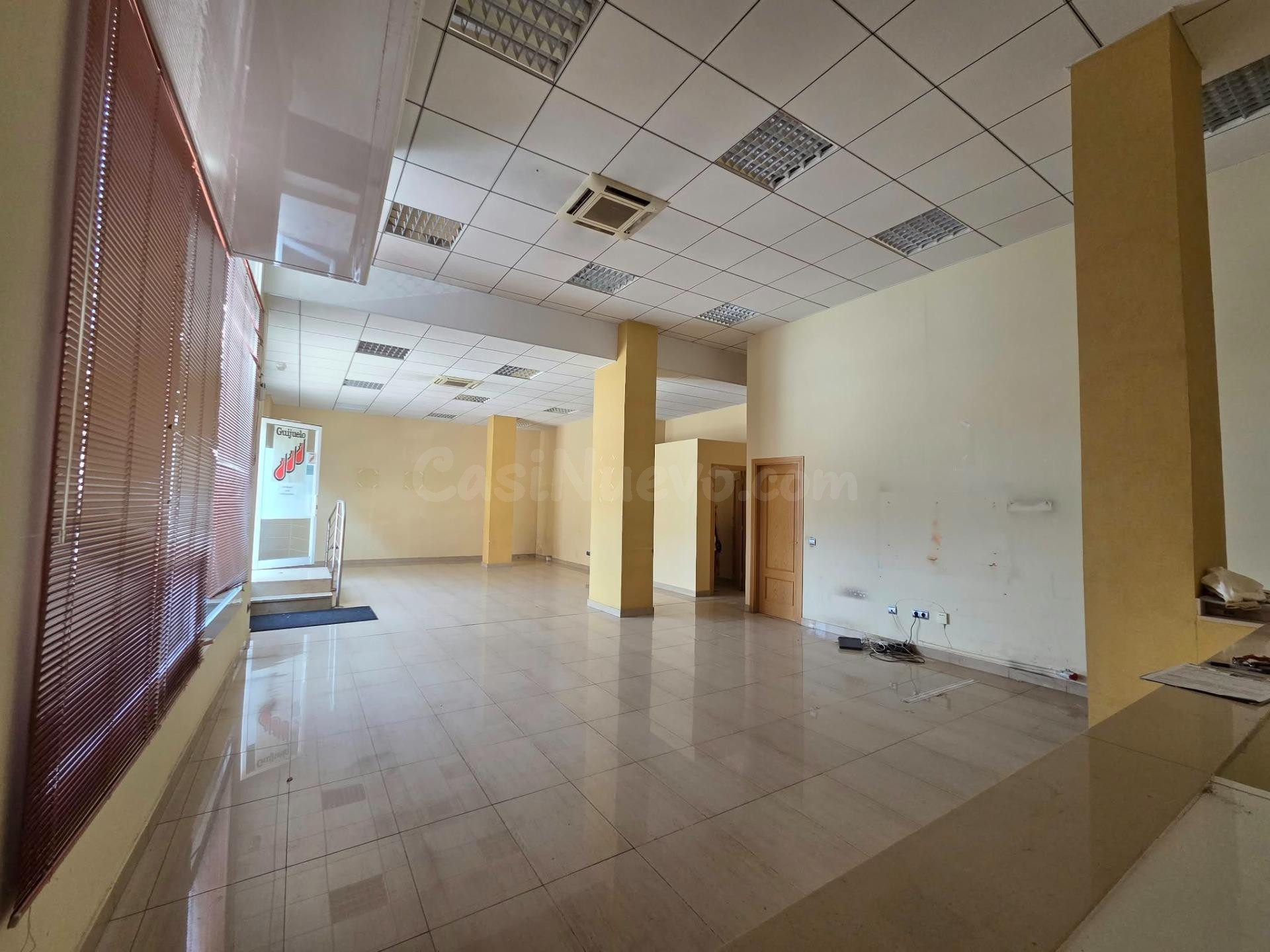 Local en venta con sótano en Olesa de Montserrat - foto 5