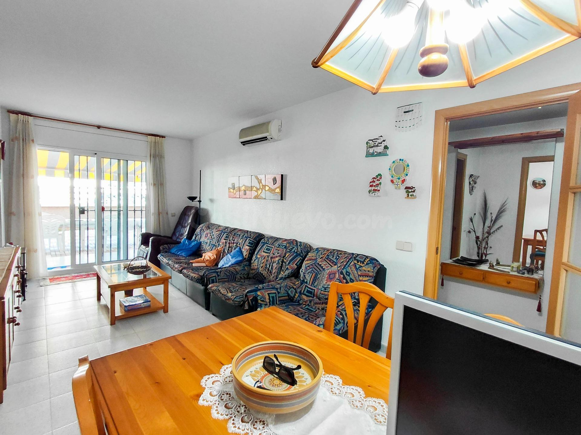 Planta baja con jardín y terraza en venta a pocos metros del - foto 5