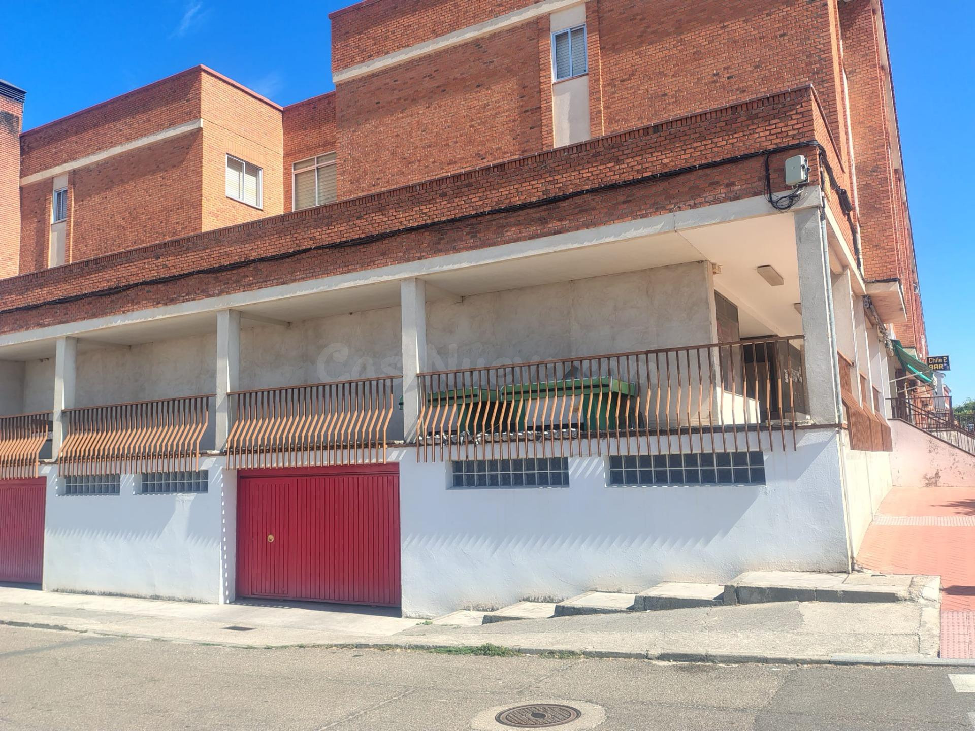 LOCAL EN VENTA, OLMEDO (VALLADOLID), 232 M2 CONSTRUIDOS - foto 2