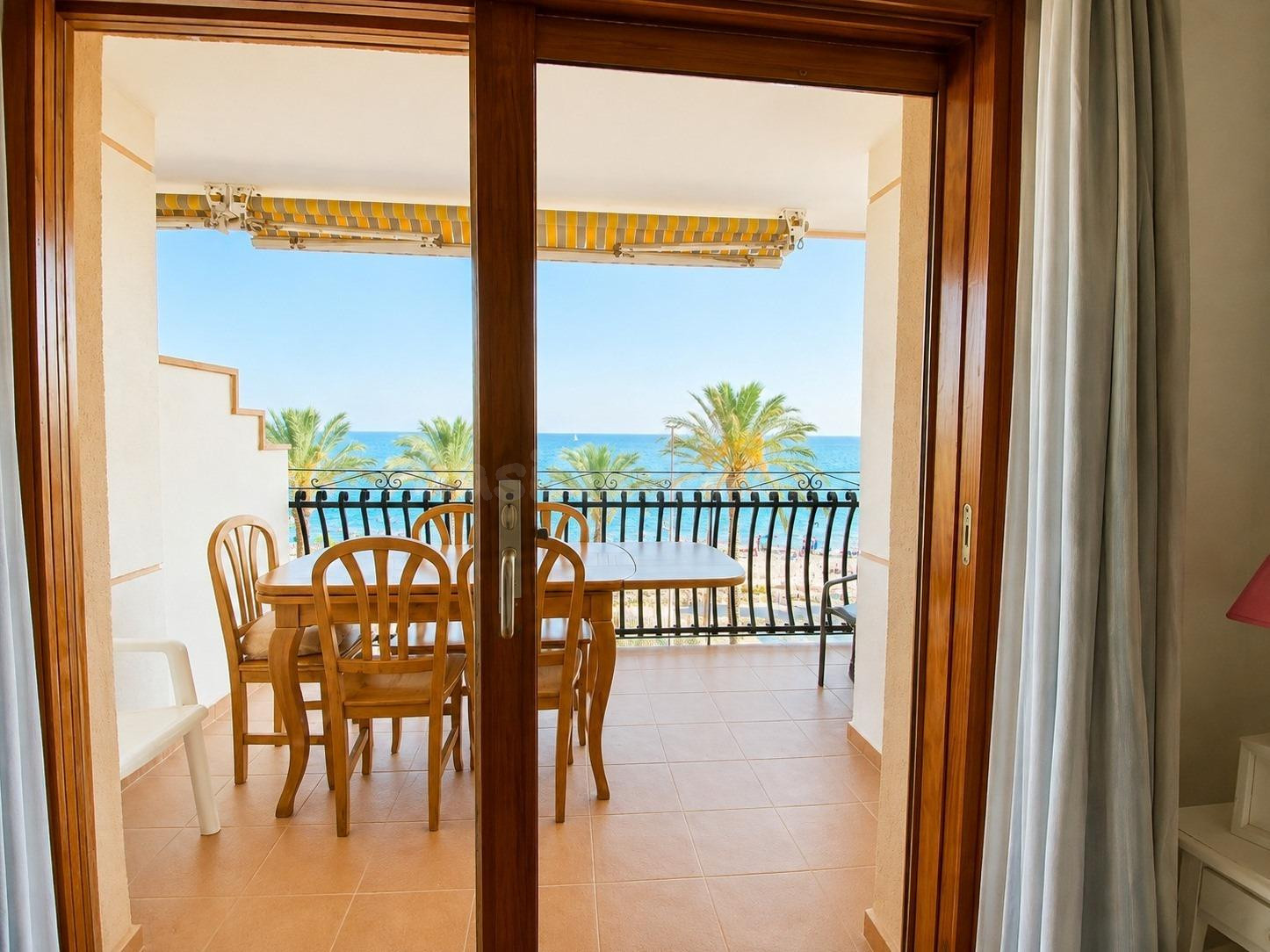 ESPECTACULAR VIVIENDA EN PRIMERA LINEA DE MAR!!! - foto 3