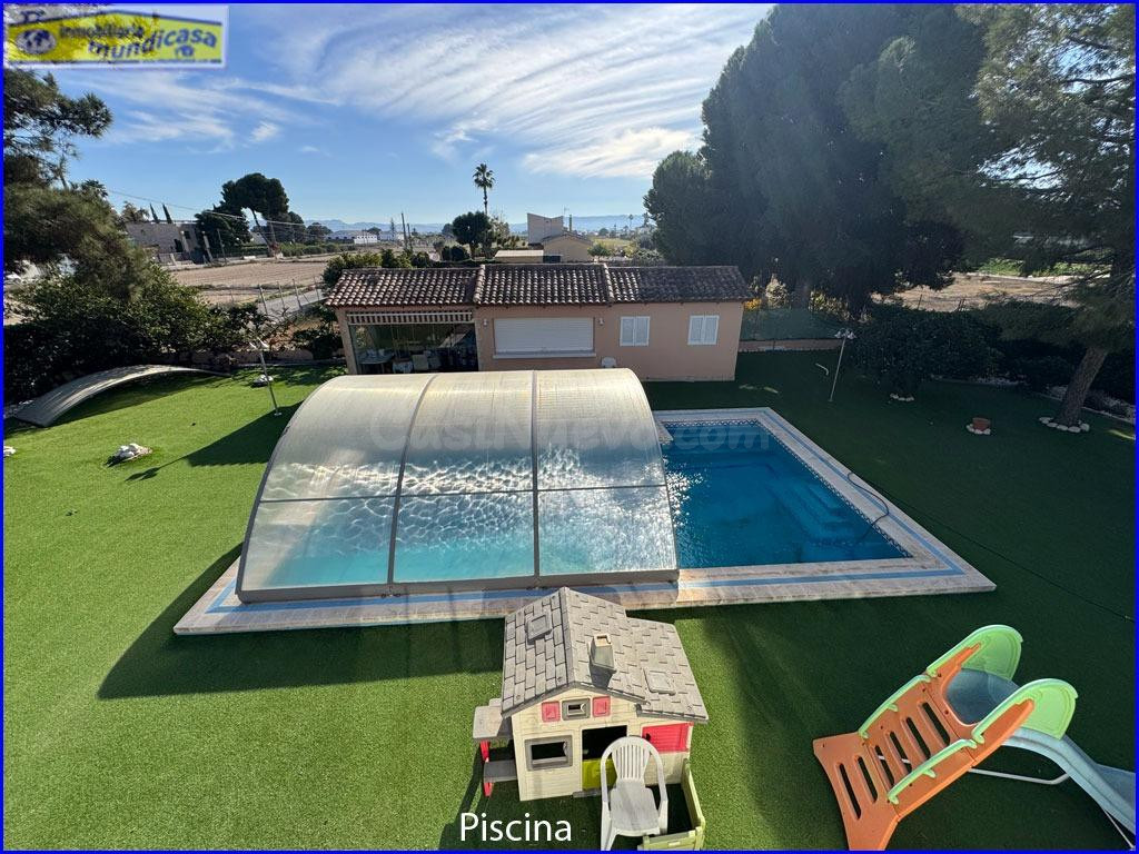 Exclusivo Chalet en Santomera - Amplias Instalaciones y Gran Parcela
