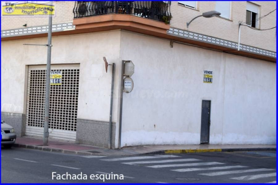 Local comercial en Santomera con gran fachada - foto 2
