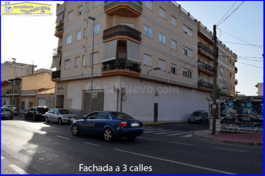 Local comercial en Santomera con gran fachada - foto 5