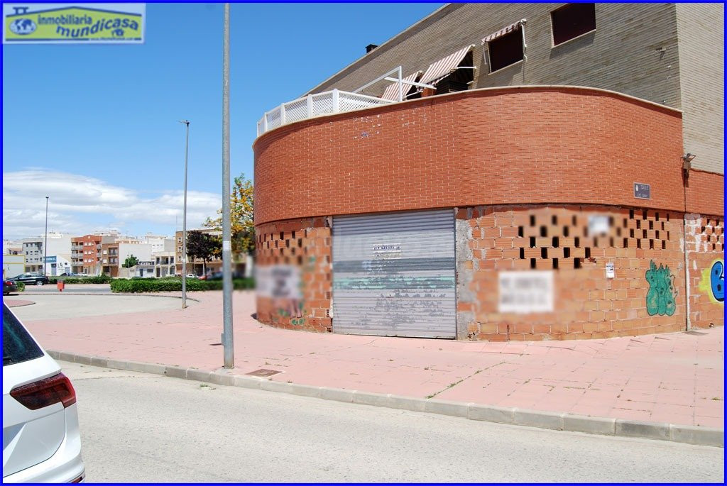 Amplio local comercial con fachada a carretera en Santomera - foto 4