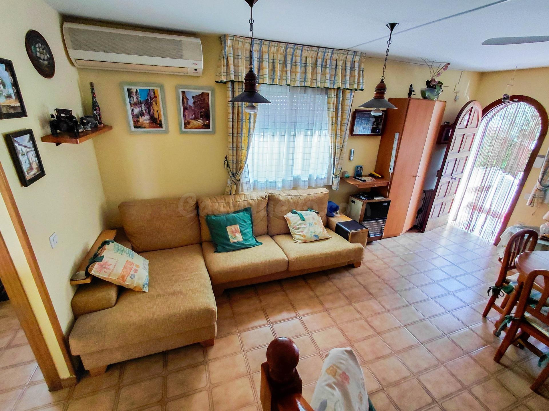 CUNIT CASA  ESQUINERA EN VENTA MUY CERCA DEL MAR - foto 4