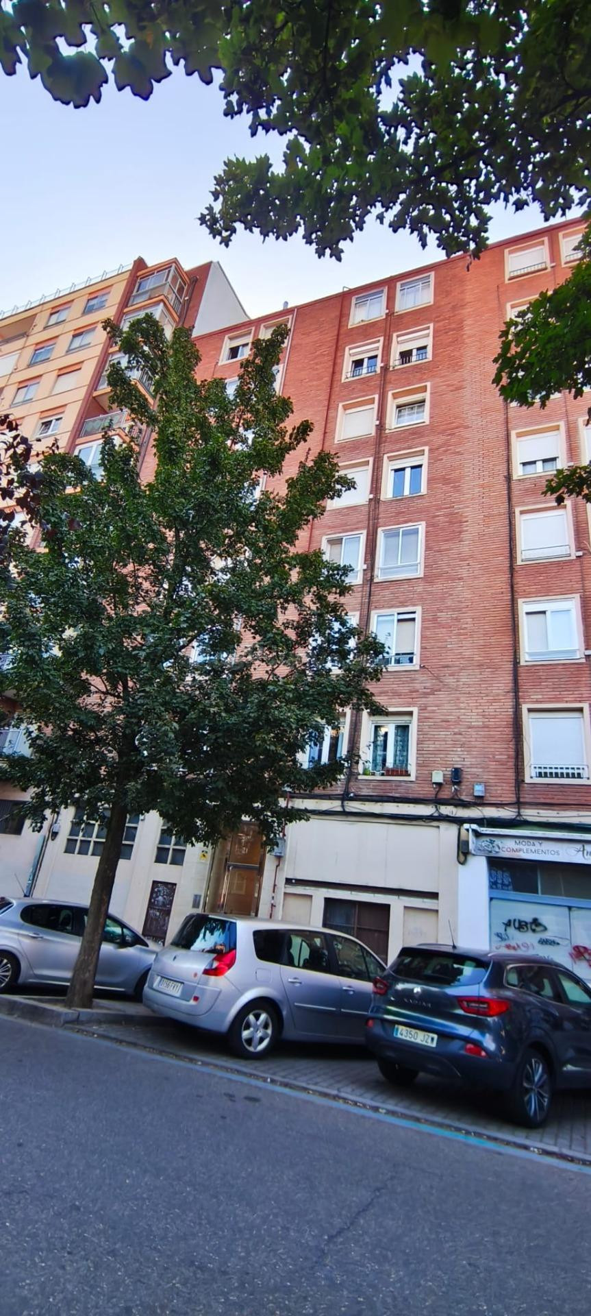 Vivienda en Calle Magallanes con Potencial de Mejora - foto 2
