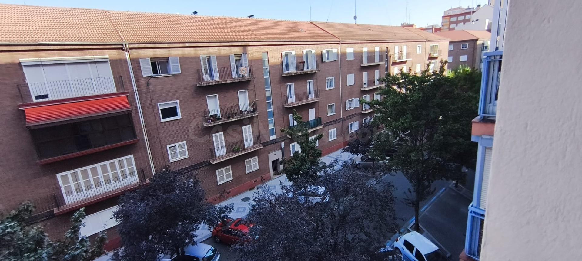 Vivienda en Calle Magallanes con Potencial de Mejora - foto 5