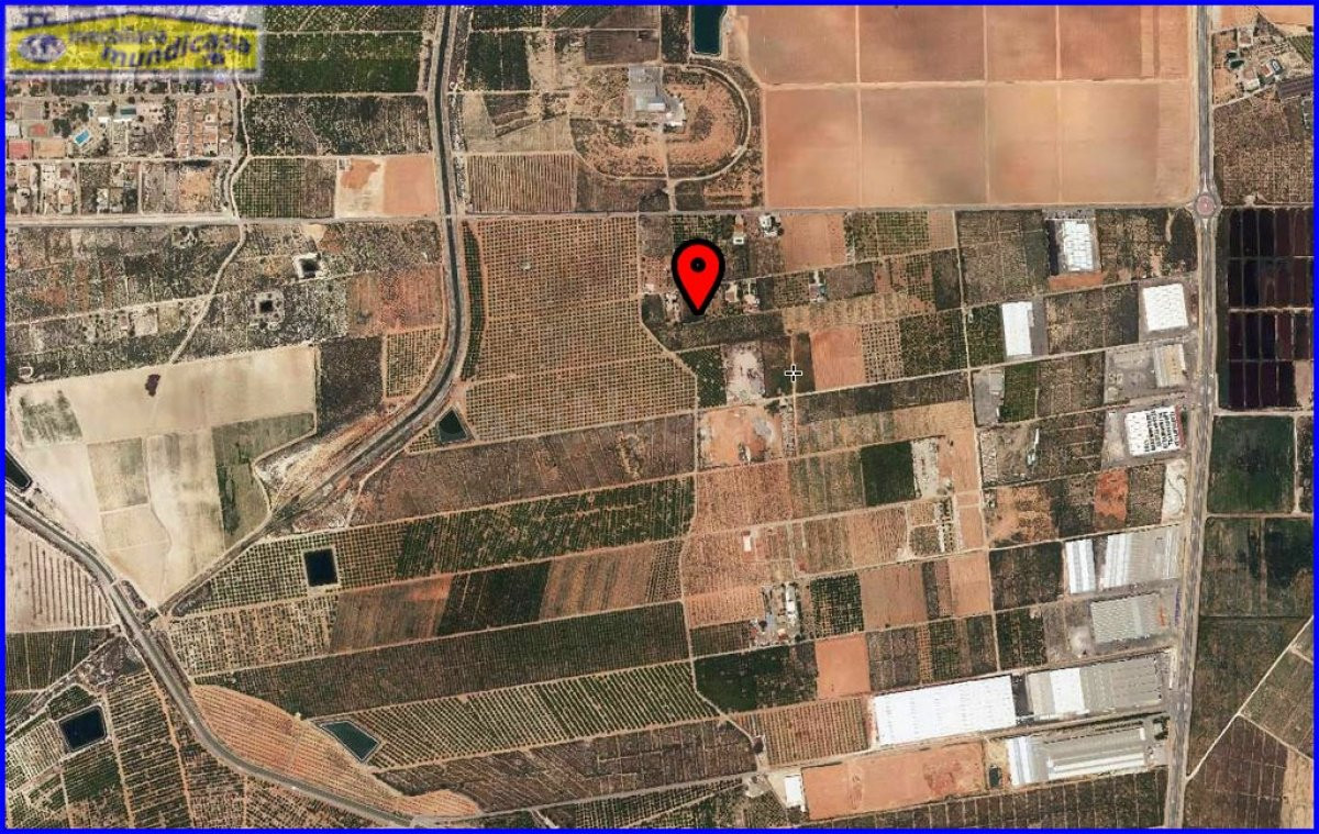 ¡Haz realidad tus sueños de campo con esta parcela rústica e