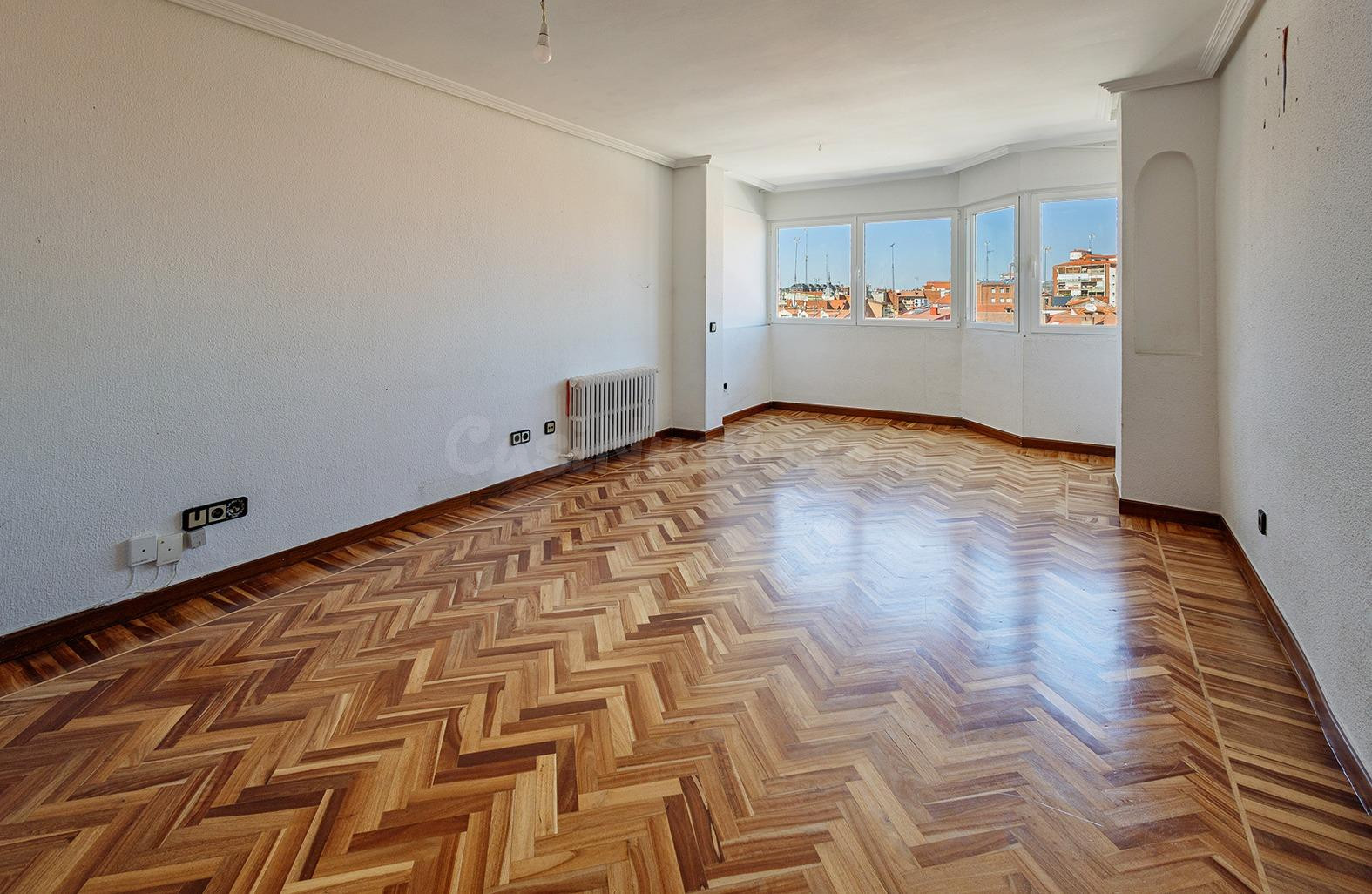 Piso de 175 m2 y 6 dormitorios. con GARAJE en Plaza España, Valladolid - foto 5