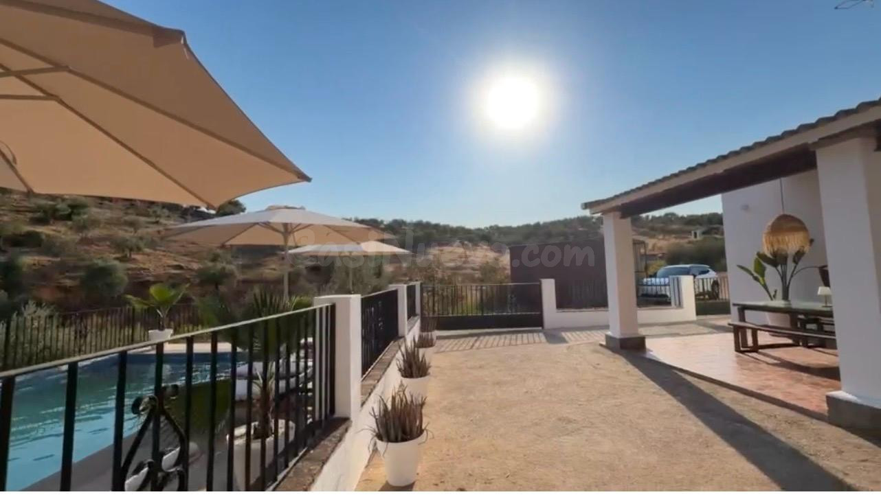 ¡¡¡Finca rústica con olivos, piscina y vistas espectaculares - foto 2