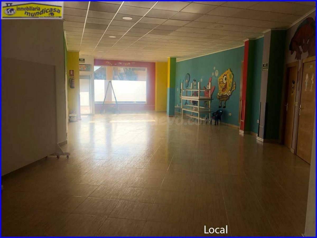 Local de 150 m2 en Santomera - foto 2